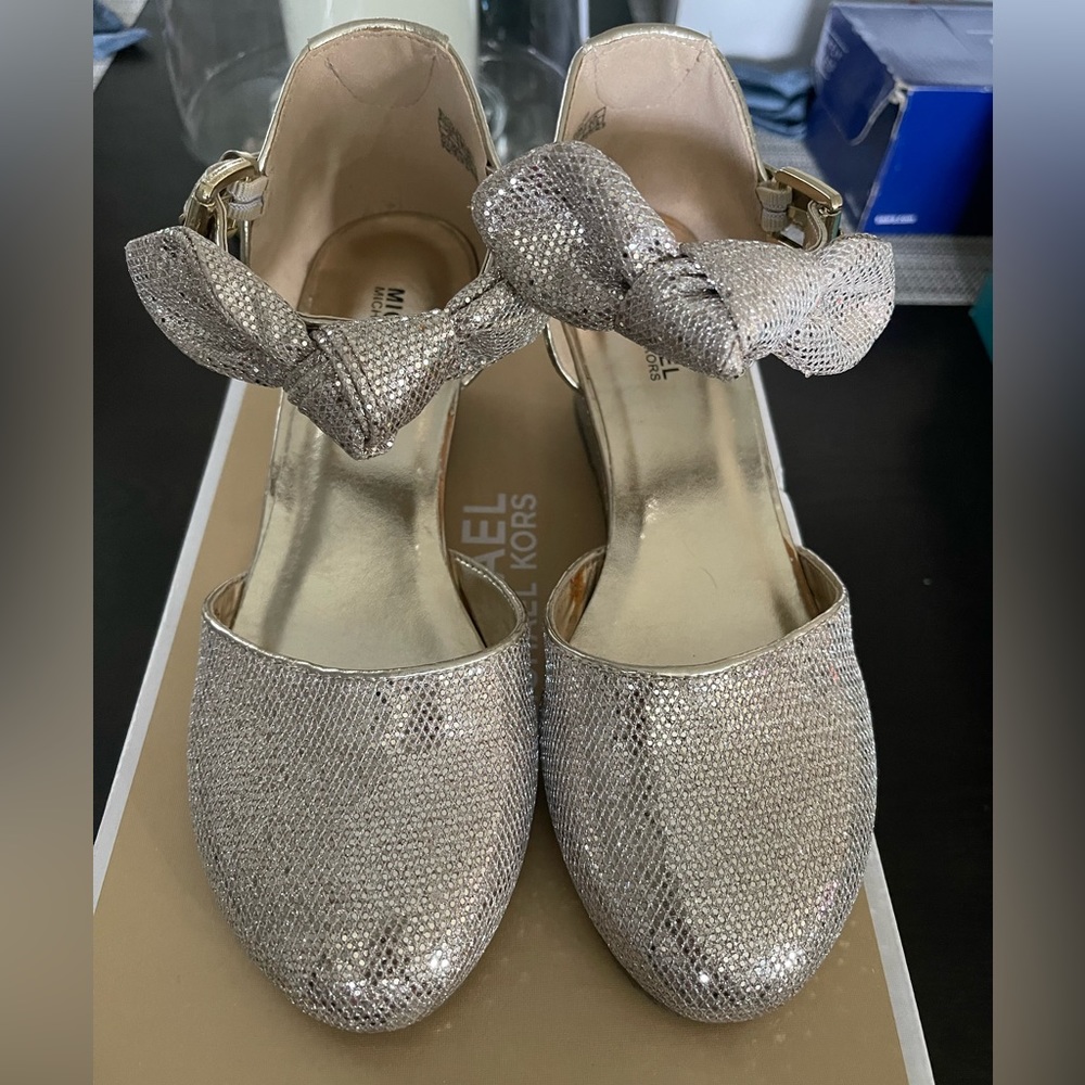 Formal shoes